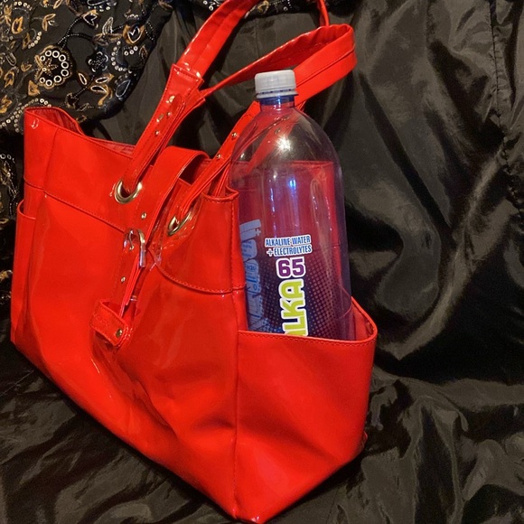 Shiny Patent Leather-look Bright Tote for Work, Beach, Boating, or Travel☀️👠 - Picture 7 of 13